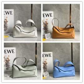 Picture of Loewe Handbags _SKUfw239898420fw